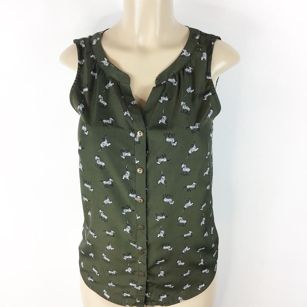 Croft &‎ Barrow Green Zebra print button down tank blouse Size XS
